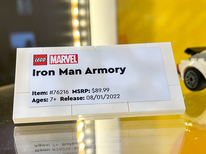 LEGO-Iron-man-Armory-76216-3