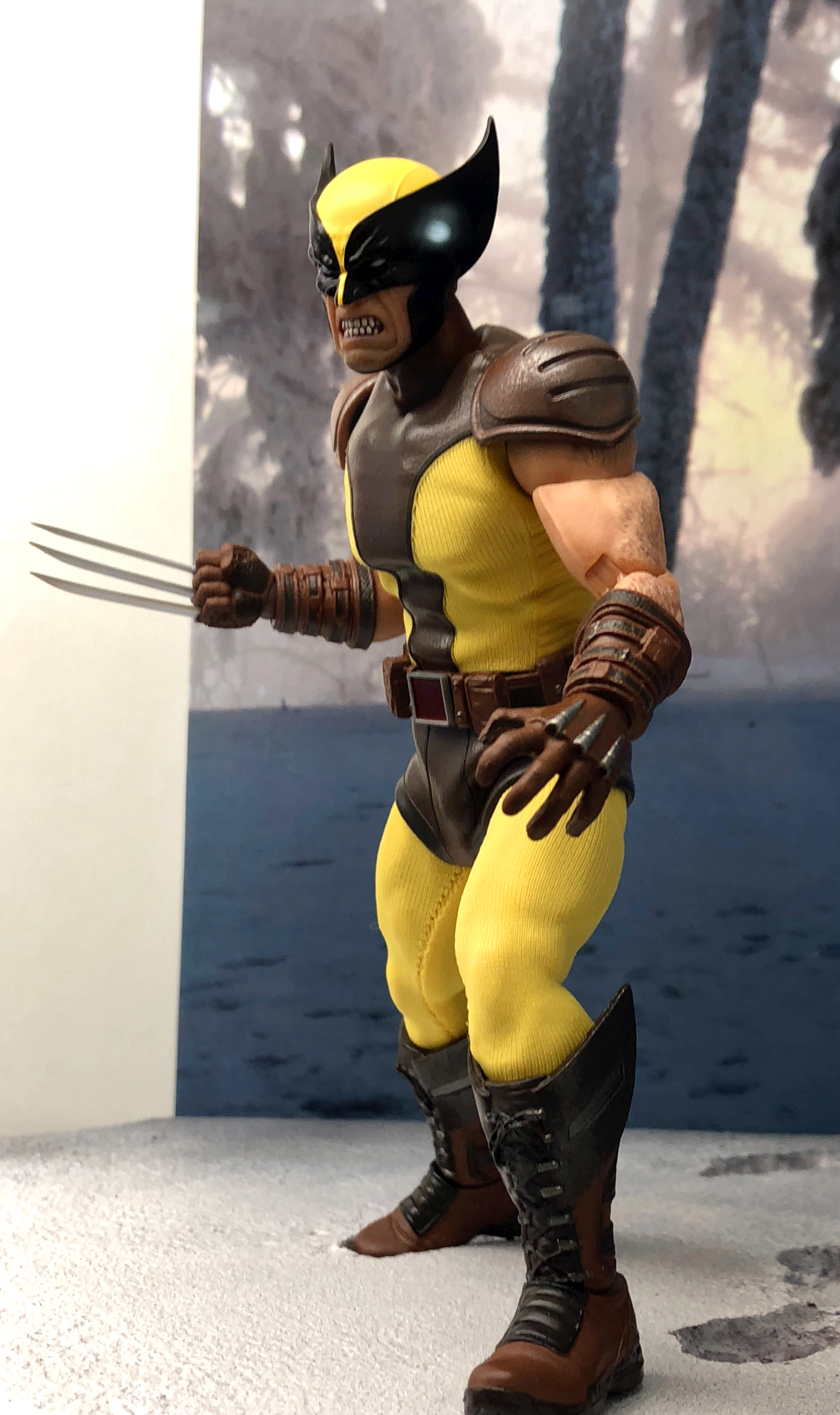 2018 Toy Fair Mezco Wolverine 02